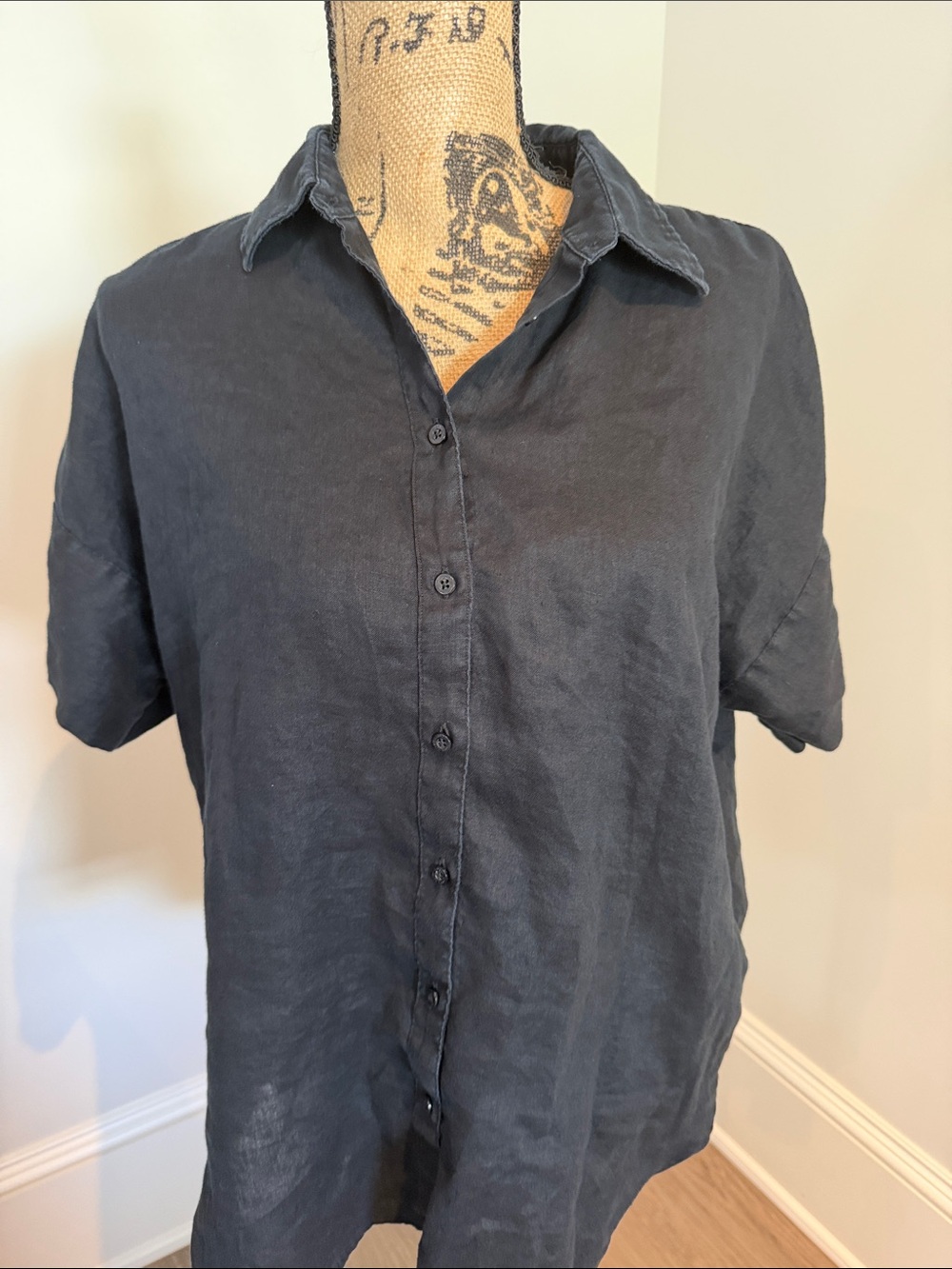 Lauren Ralph Lauren Short-Sleeve Button-Down Linen Shirt in Black
